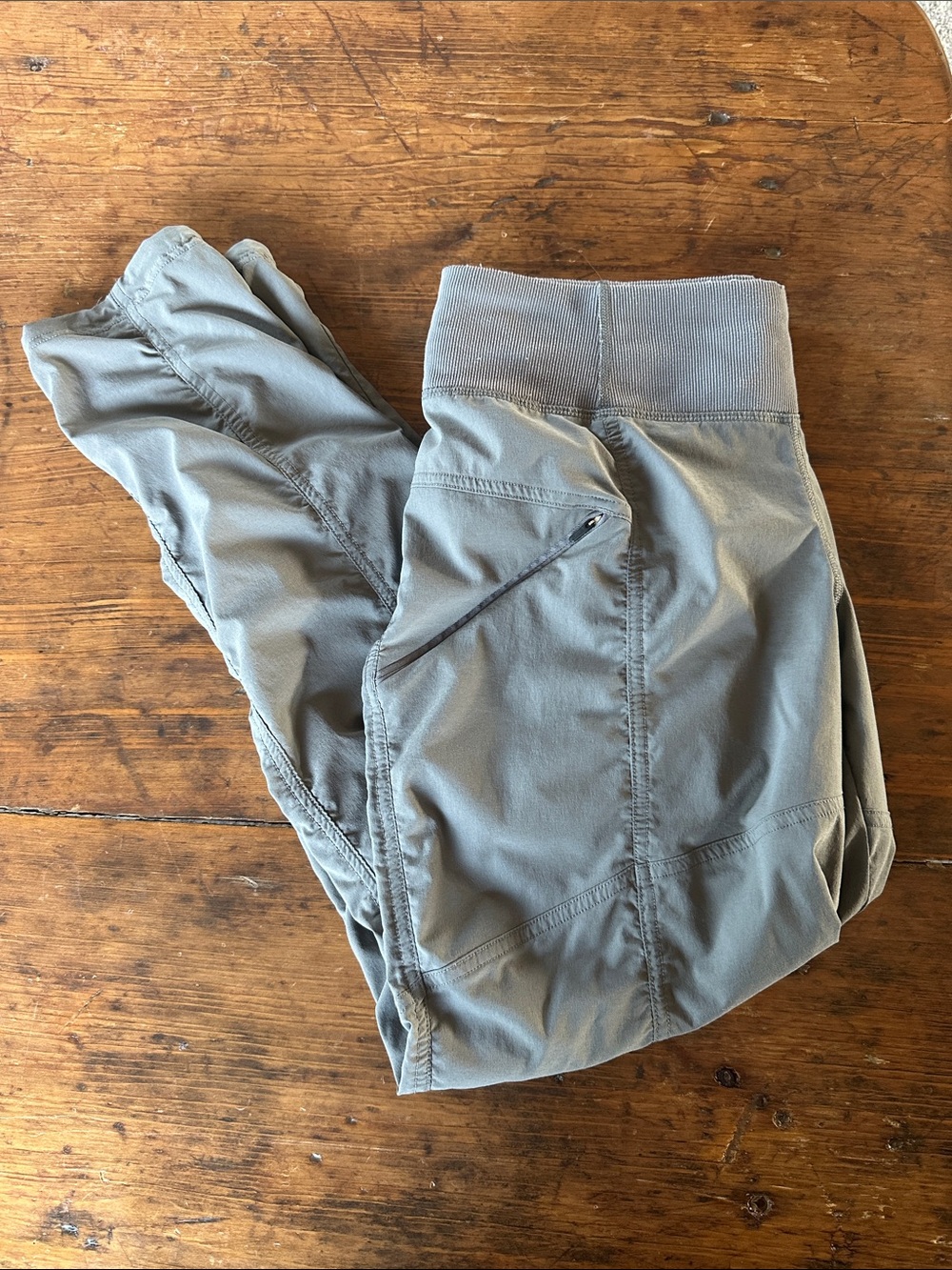 Prana Gray Leggings with Zippered Pockets